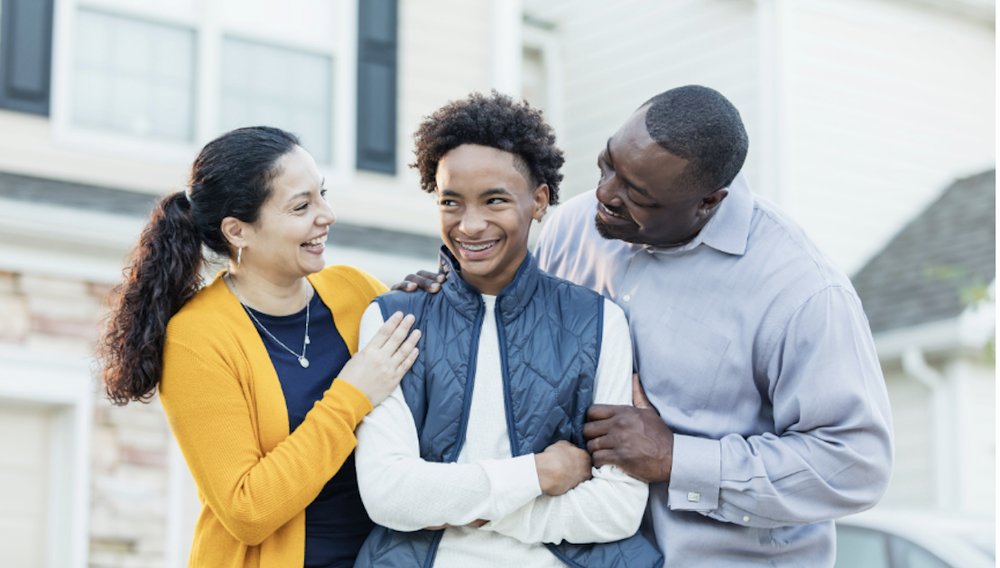 Parents et adolescent complices